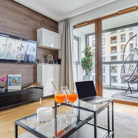 Lumina Apartment With Parking Near Muzeum Powstania 华沙 外观 照片