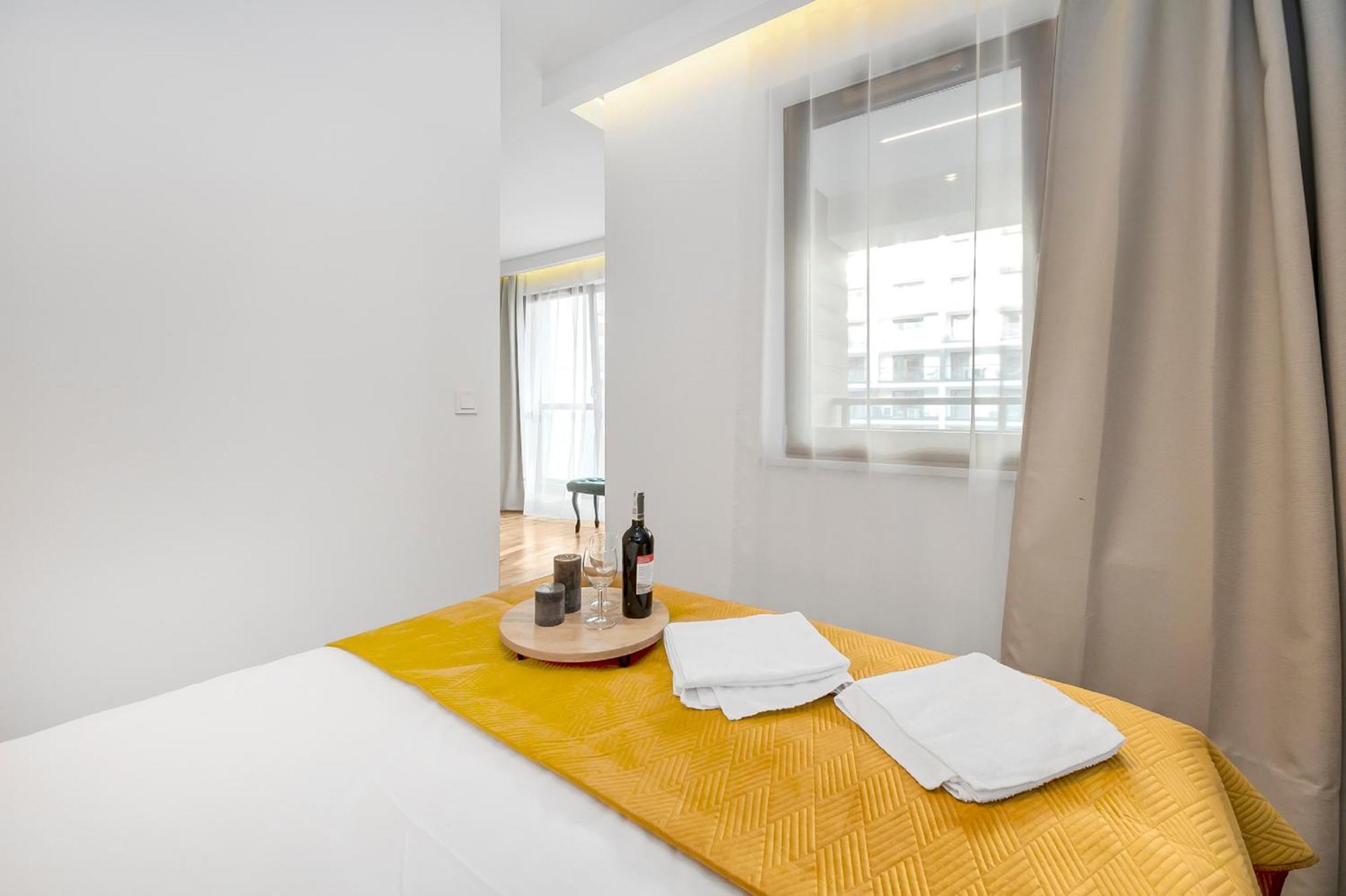 Lumina Apartment With Parking Near Muzeum Powstania 华沙 外观 照片